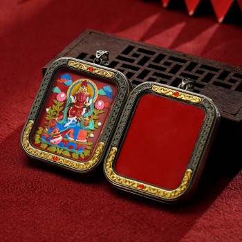Mooras Hand-painted 3D Thangka Pendant Necklace | Tibetan Buddha Green Tara Amulet (Ga Wu Box)