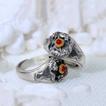 Boutique Vintage Tibetan Snow Lion Sterling Silver Ring with Gemstone