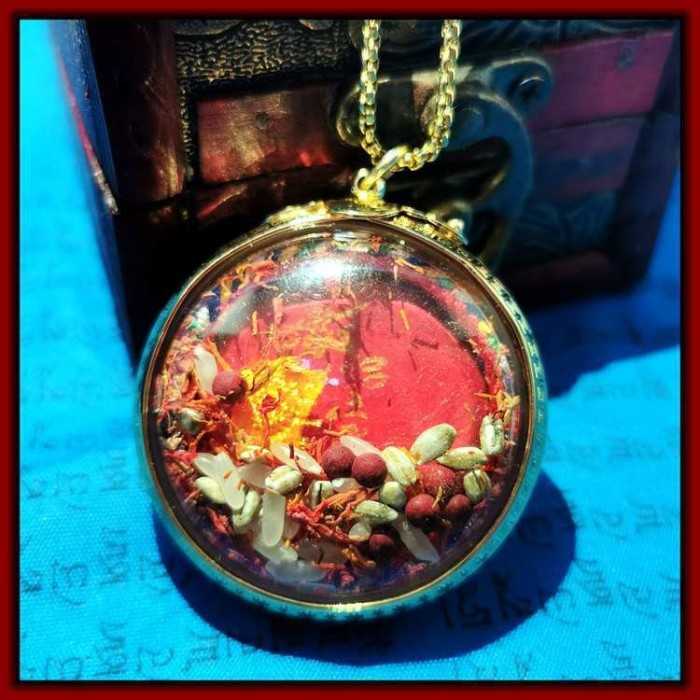 Mooras Handmade 3D Thangka Buddha Green Tara Pendant Necklace