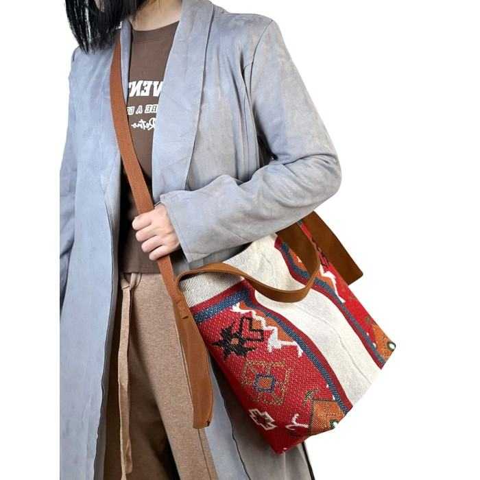 Mooras Ethnic-Style Wool Brocade Shoulder Bag | Totem Protection, Handcrafted Warmth, and Retro Charm