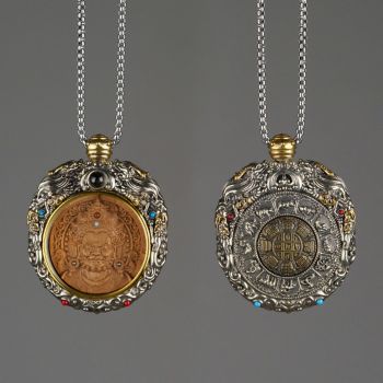 Mooras Hand-Carved Tibetan Buddhist Pendant Necklace - Thousand-Armed Avalokiteshvara