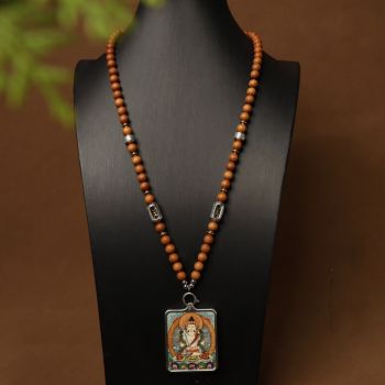 Hand-Painted 3D Thangka Buddha Four-Armed Avalokiteshvara Red Sand Brass Pendant Necklace (Ga Wu Box)